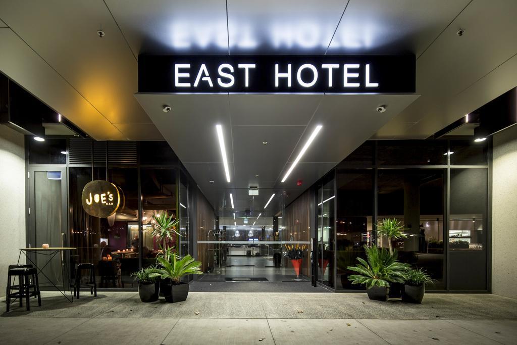 East Hotel And Apartments Canberra Esterno foto